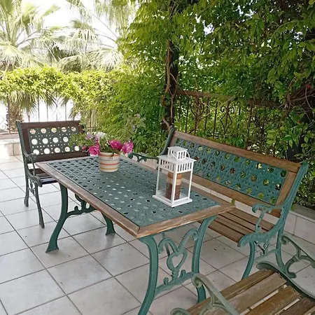 Naturstein-mediterranhaus Mit Gartenblick Holiday home Flogita