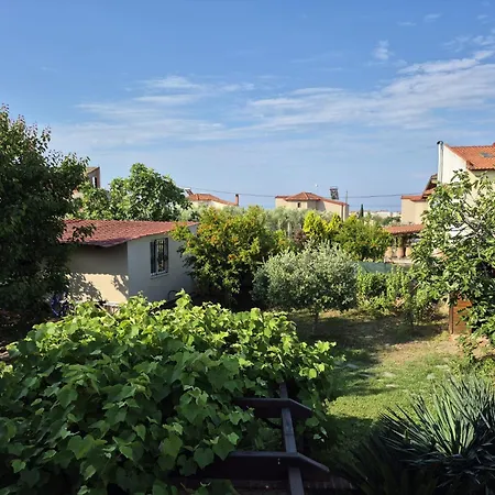 Naturstein-mediterranhaus Mit Gartenblick Case de vacanță